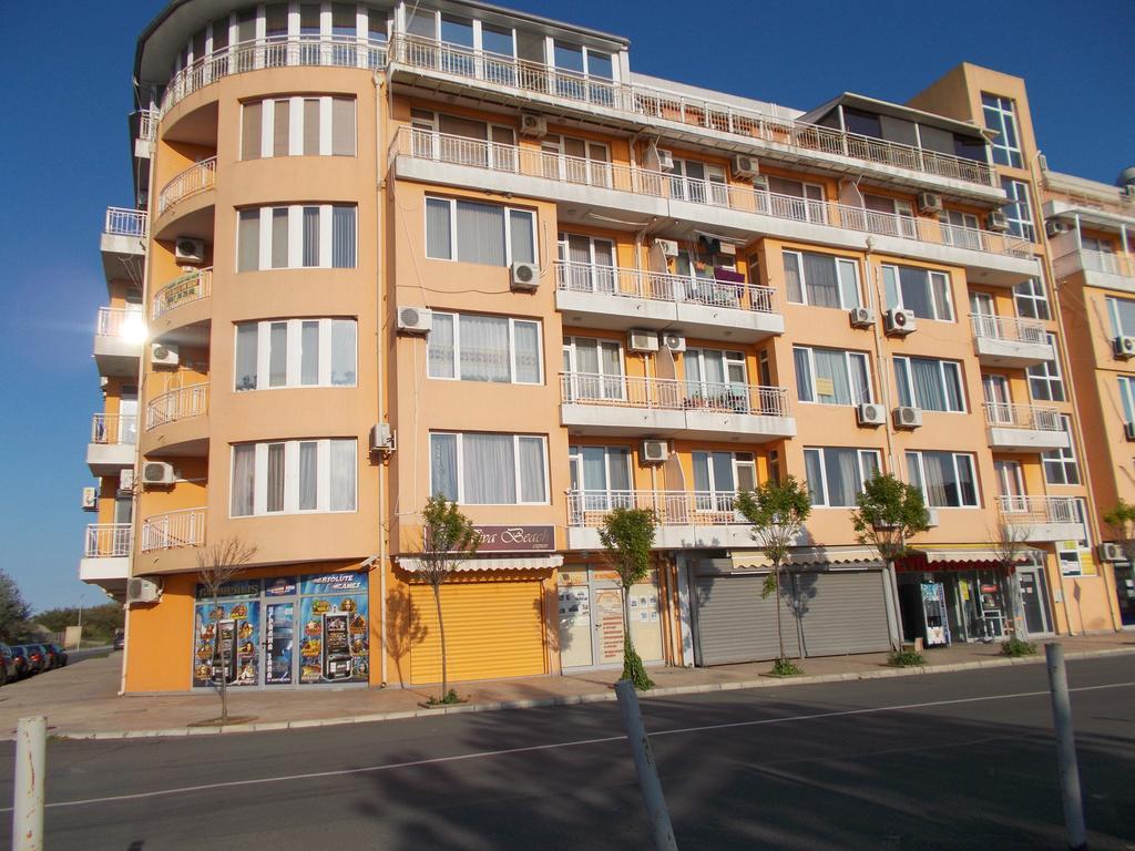 Apartamenti Zhelezovi Поморие Екстериор снимка