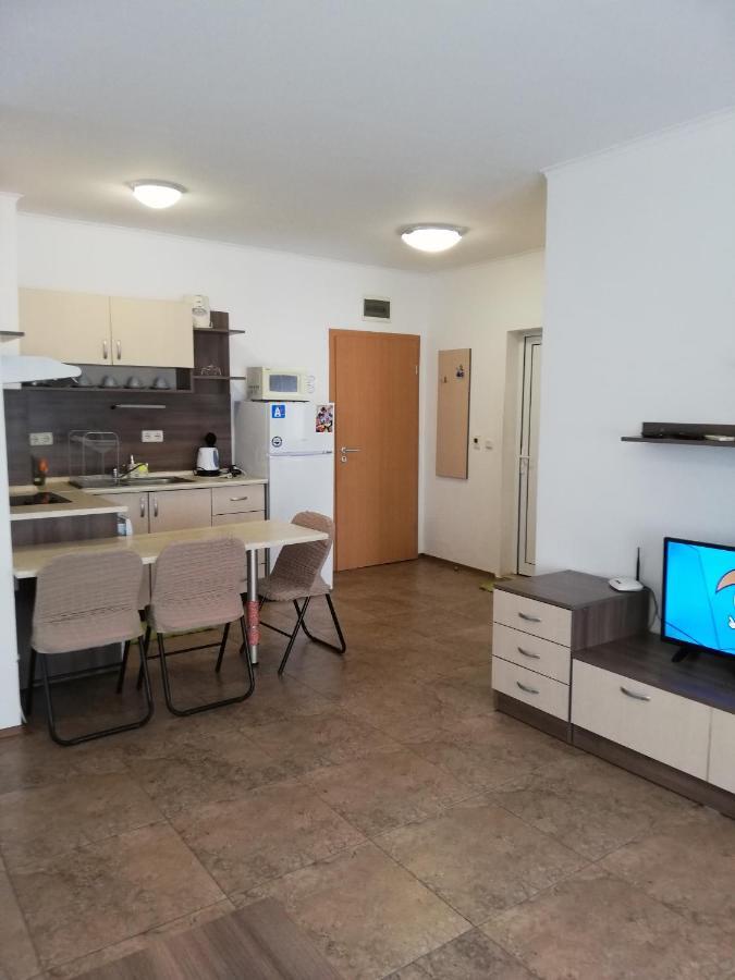 Apartamenti Zhelezovi Поморие Екстериор снимка