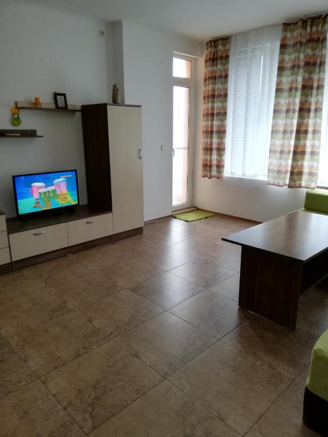 Apartamenti Zhelezovi Поморие Екстериор снимка