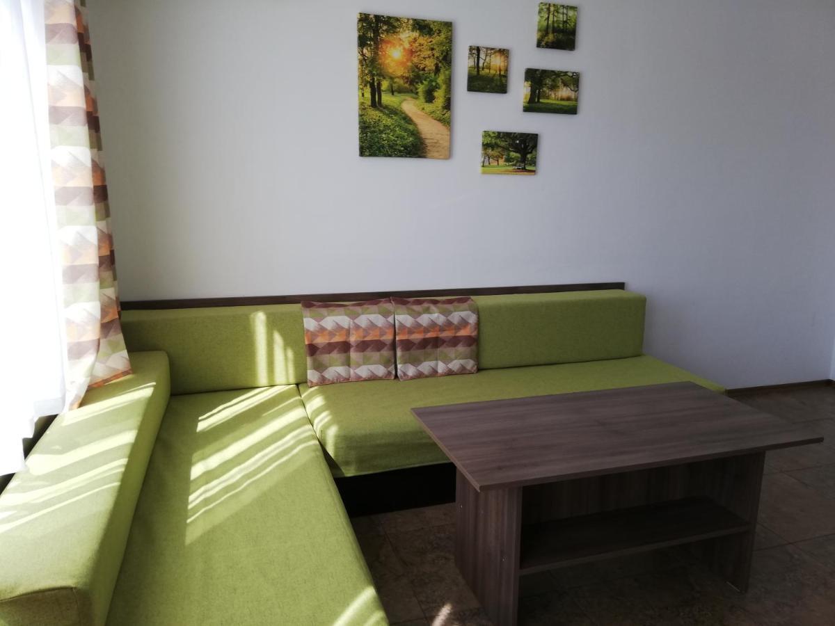Apartamenti Zhelezovi Поморие Екстериор снимка