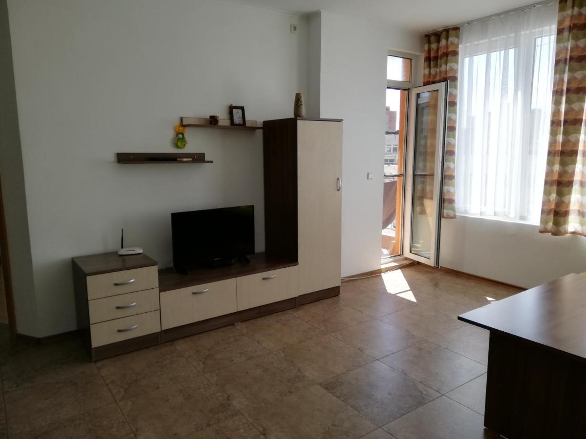 Apartamenti Zhelezovi Поморие Екстериор снимка