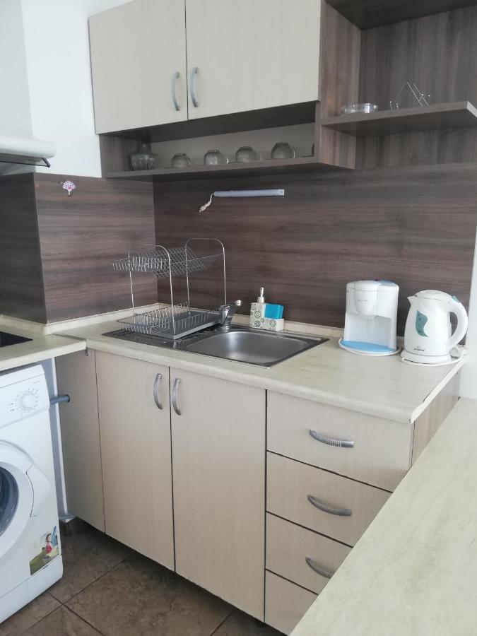 Apartamenti Zhelezovi Поморие Екстериор снимка