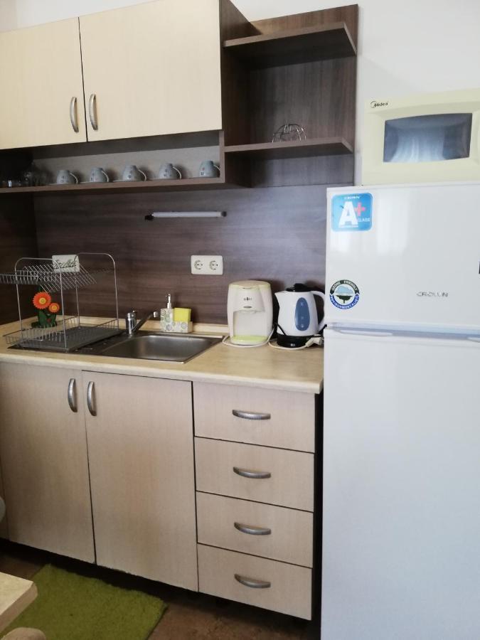 Apartamenti Zhelezovi Поморие Екстериор снимка