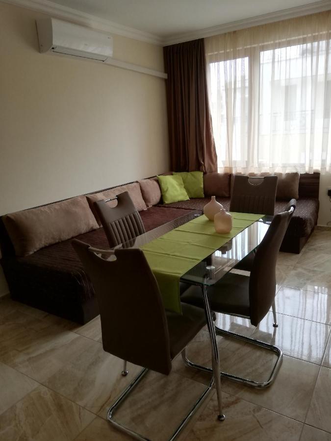 Apartamenti Zhelezovi Поморие Екстериор снимка
