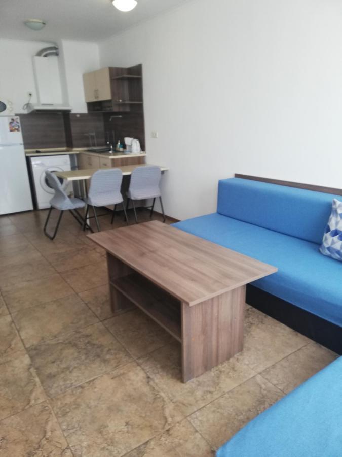 Apartamenti Zhelezovi Поморие Екстериор снимка