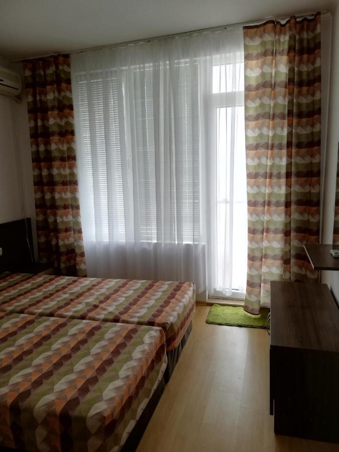 Apartamenti Zhelezovi Поморие Екстериор снимка