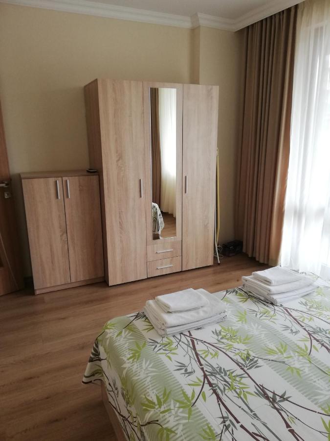 Apartamenti Zhelezovi Поморие Екстериор снимка