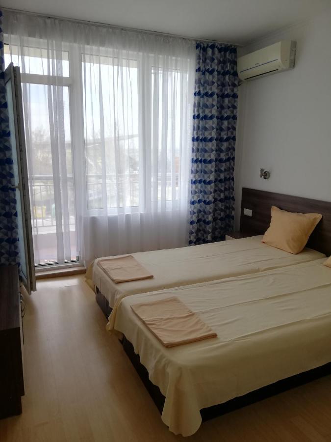 Apartamenti Zhelezovi Поморие Екстериор снимка