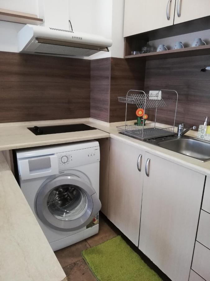 Apartamenti Zhelezovi Поморие Екстериор снимка